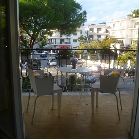 Bed & Breakfast L'incrocio 14 *